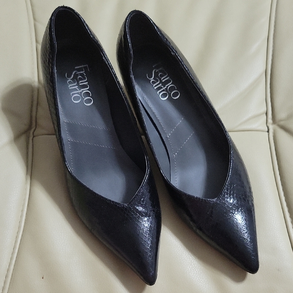 Franco Sarto Aurora Black Snake Print Pumps 2” Heel Size 6.5